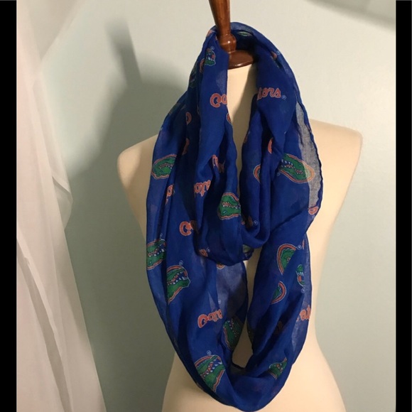 University of Florida Scarf Bundle 3 scarves- Show your Gator Pride! - Picture 2 of 6